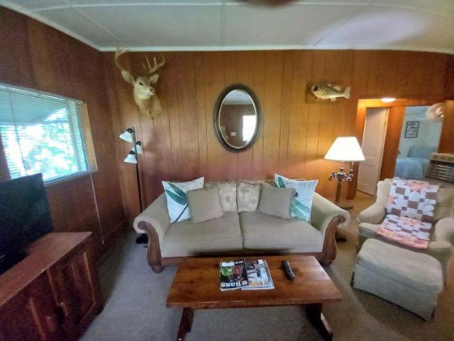 Stegbone'S Fish Camp And Resort Satsuma エクステリア 写真